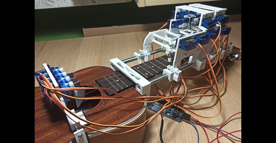 robot ukulele